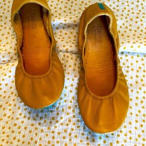 Like new Tieks. Size 7